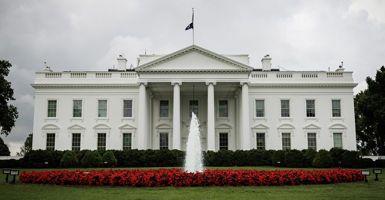 White-House-before-storm-1250x650.jpg