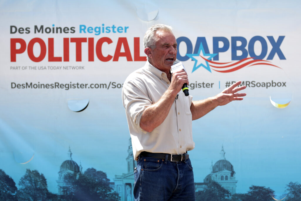 DES MOINES, IOWA - AUGUST 12: Democratic U.S. presidential candidate Robert F. Kennedy Jr. speaks at the Des Moines Register SoapBox during the Iowa State Fair on August 12, 2023 in Des Moines, Iowa.  (Photo by Alex Wong/Getty Images)