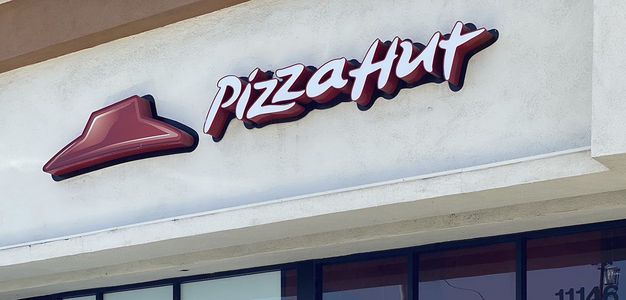 1,200 Pizza Hut Drivers Among First Victims of California's $20 Minimum Wage Folly