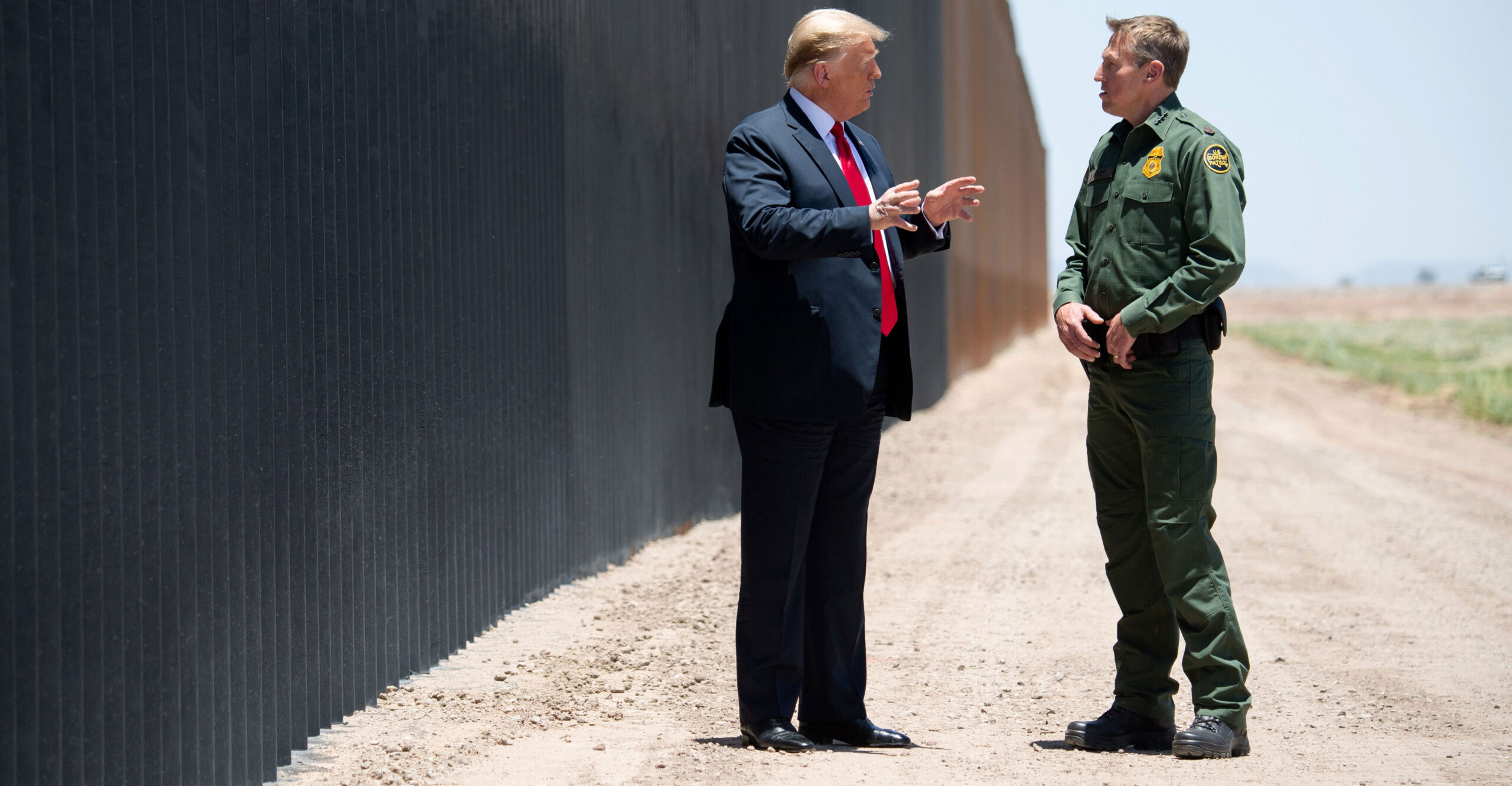 Former Border Patrol, ICE Officials Refute Biden's Claim He Doesn't Have 'Power' to Secure Border