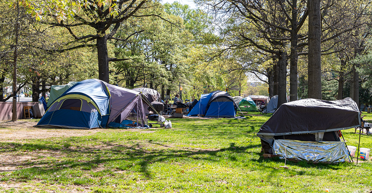 DC Resident Sounds Alarm on Homeless Encampments