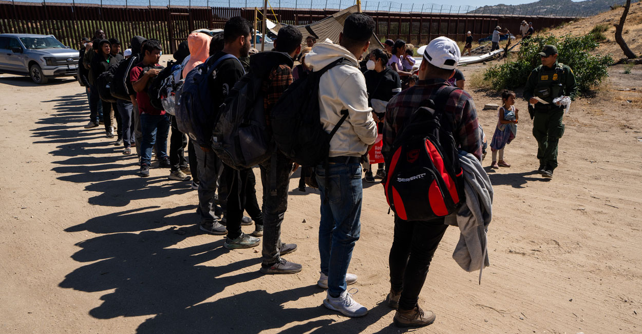 Poll: Majority of Hispanics Favor Deporting 'All' Illegal Immigrants
