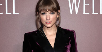 Taylor Swift’s new album “Red (Taylor’s Version)” Is Shaking Up the Music Industry