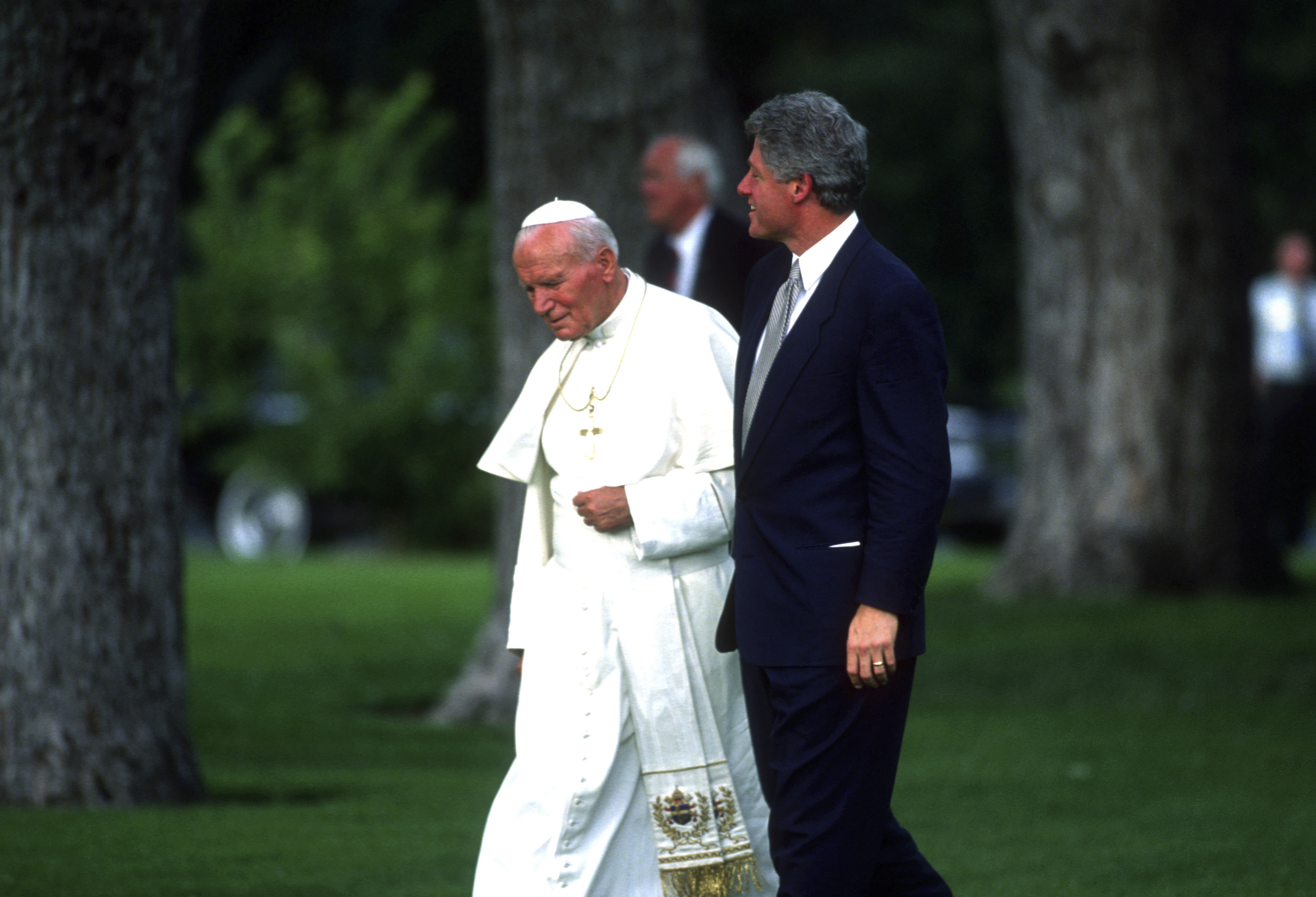 President Bill Clinton and Pope John Paul II in Denver, Colorado for World Youth Day on August 11, 1993. (Photo: Dennis Brack/Newscom)