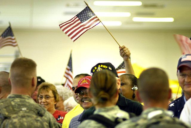 193 service armed forces and Texas members from all branches of the armed forces are greeted by family and friends at the Dallas/Fort Worth International Airport in Texas May 3, 2007, after returning home from Iraq. (Photo: DoD photo by Cherie A. Thurlby)